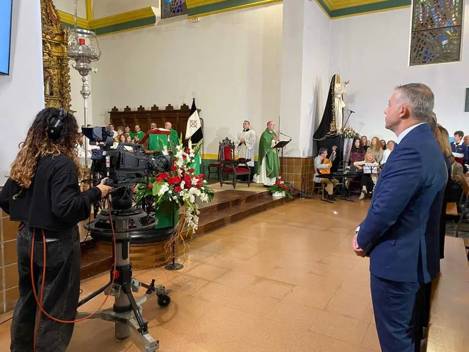 RTVE retransmite desde la parroquia de San Lázaro la misa en el Día de la Iglesia Diocesana