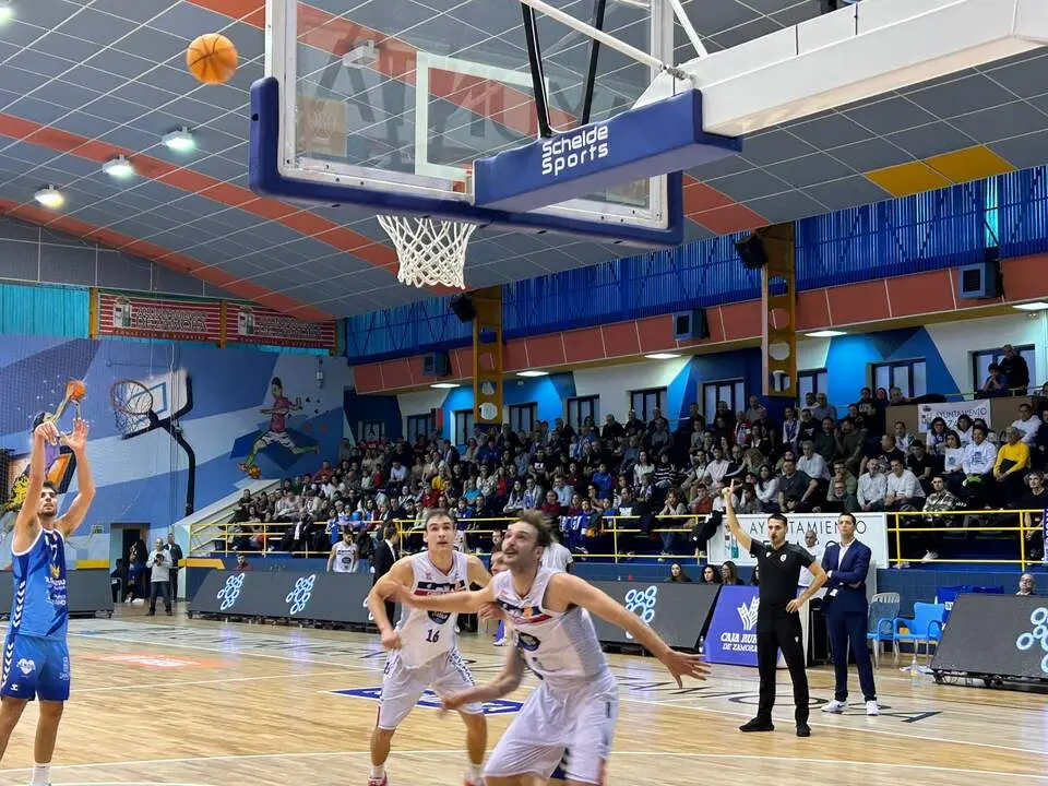 CB ZAMORA