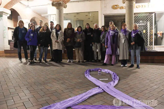 Benavente se une contra la violencia contra la mujer en la concentración por el 25N