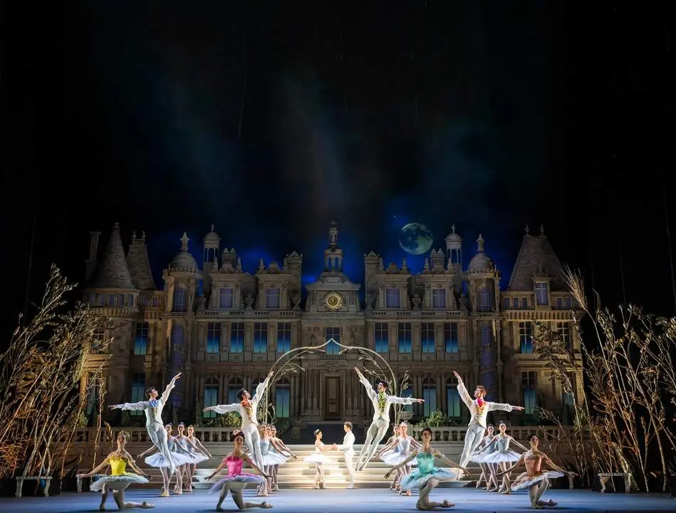A scene from Cinderella by Frederick Ashton @ Royal Opera House. A Royal Ballet New Production. Conductor, Koen Kessels.
(Opening 27-03-2023)
�Tristram Kenton 03-23
(3 Raveley Street, LONDON NW5 2HX TEL 0207 267 5550  Mob 07973 617 355)email: tristram@tristramkenton.com