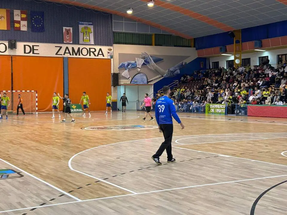 BM Zamora vs Camargo