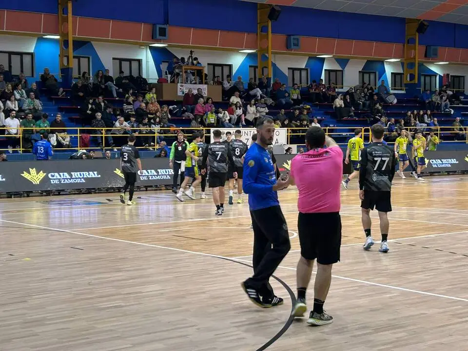 BM Zamora vs Camargo
