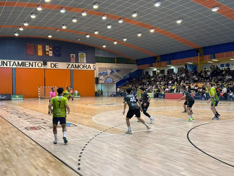 BM Zamora vs Camargo