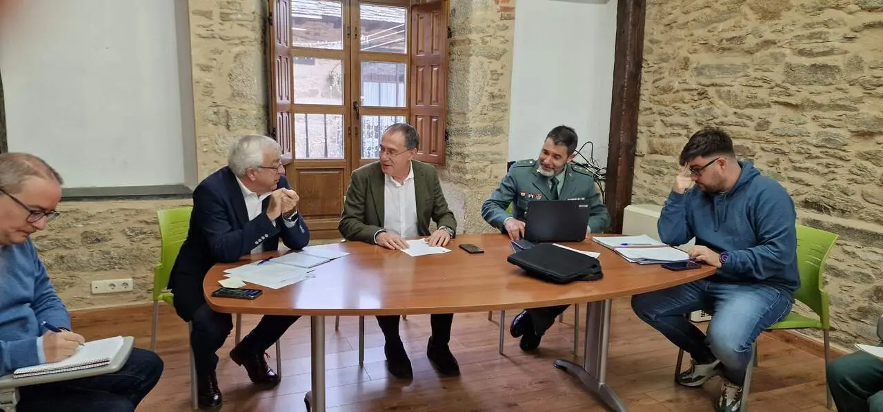Ángel Blanco y José Fernández coordinan la seguridad navideña en Puebla de Sanabria