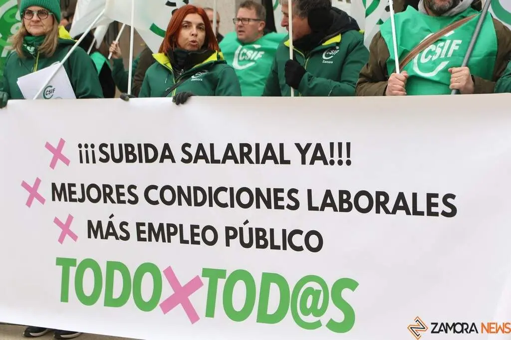 Foto de archivo de una manifestación del CSIF por la igualdad salarial