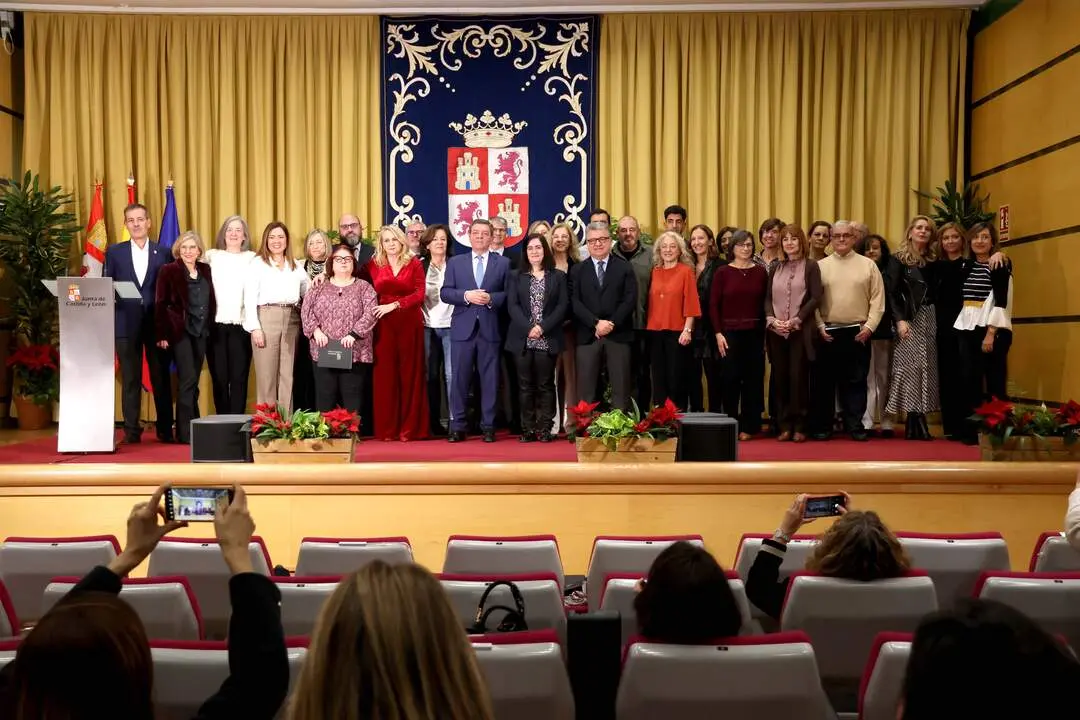 Entrega de distinciones a empleados públicos