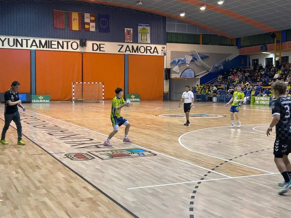 BM Zamora vs Cuatro Valles