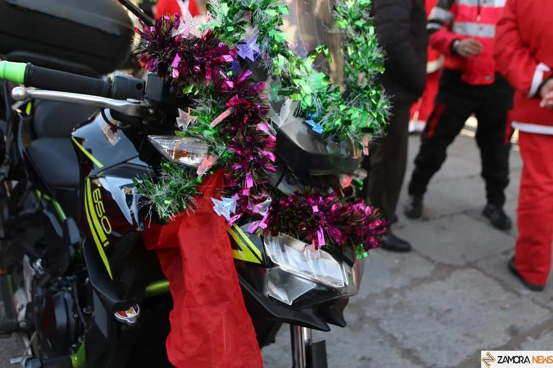 La Papanoelada Motera toma la Plaza Mayor de Zamora