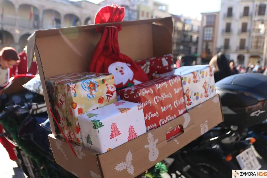 La Papanoelada Motera toma la Plaza Mayor de Zamora