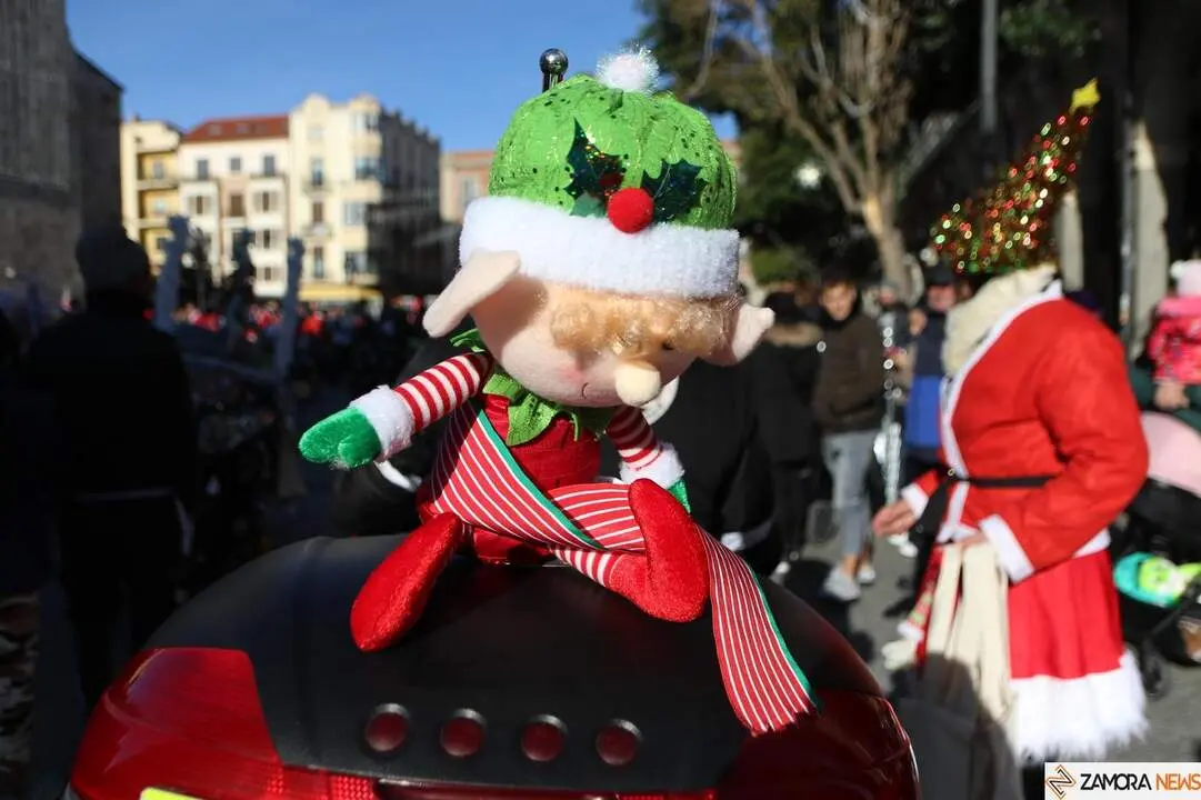 La Papanoelada Motera toma la Plaza Mayor de Zamora