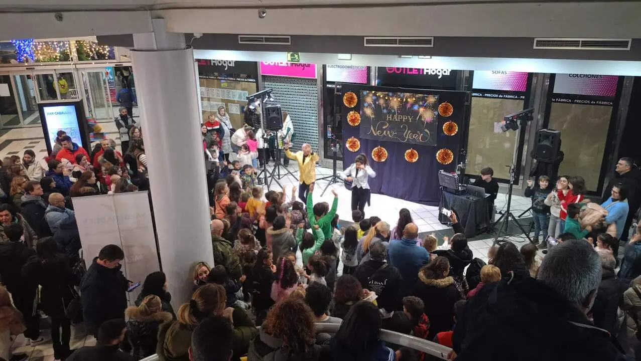 pre Nochevieja en el CC Valderaduey  (1)