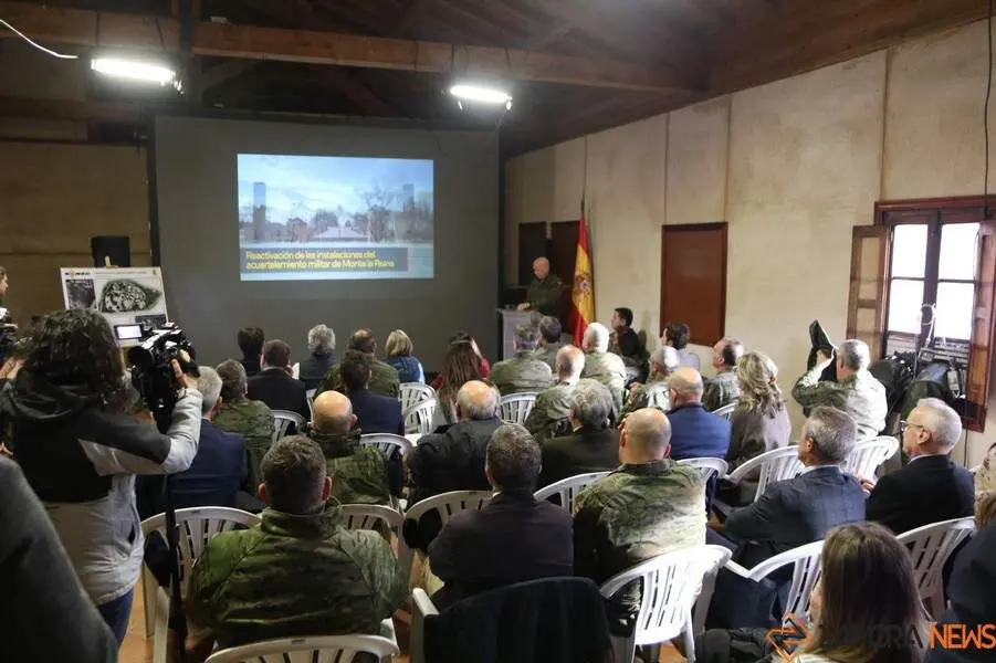 Margarita Robles visita Monte la Reina _40