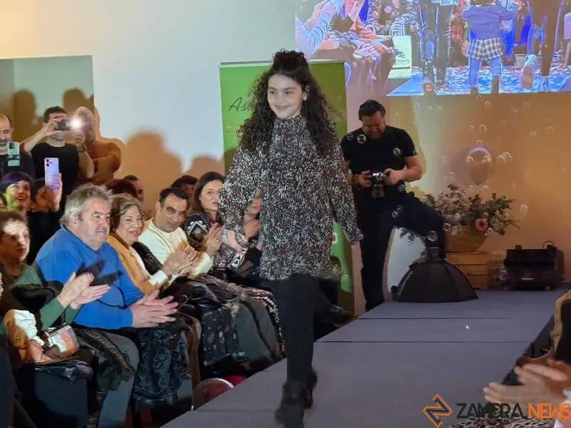 desfile de moda solidario en Zamora _35