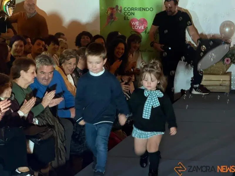 desfile de moda solidario en Zamora _45