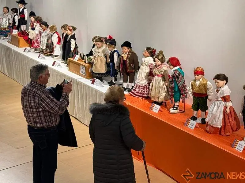 Exposición de Indumentaria Tradicional Española a Escala_6