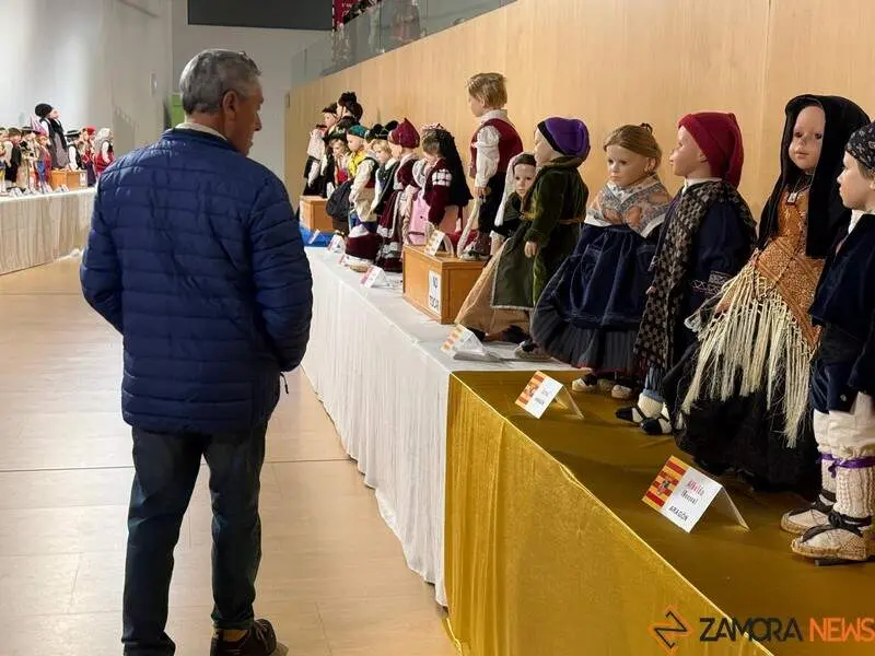 Exposición de Indumentaria Tradicional Española a Escala_7