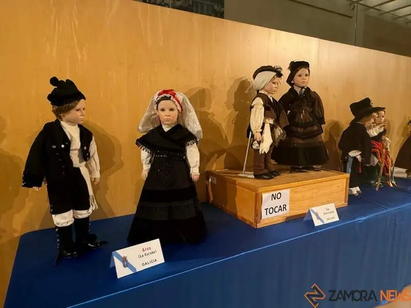 Exposición de Indumentaria Tradicional Española a Escala_10