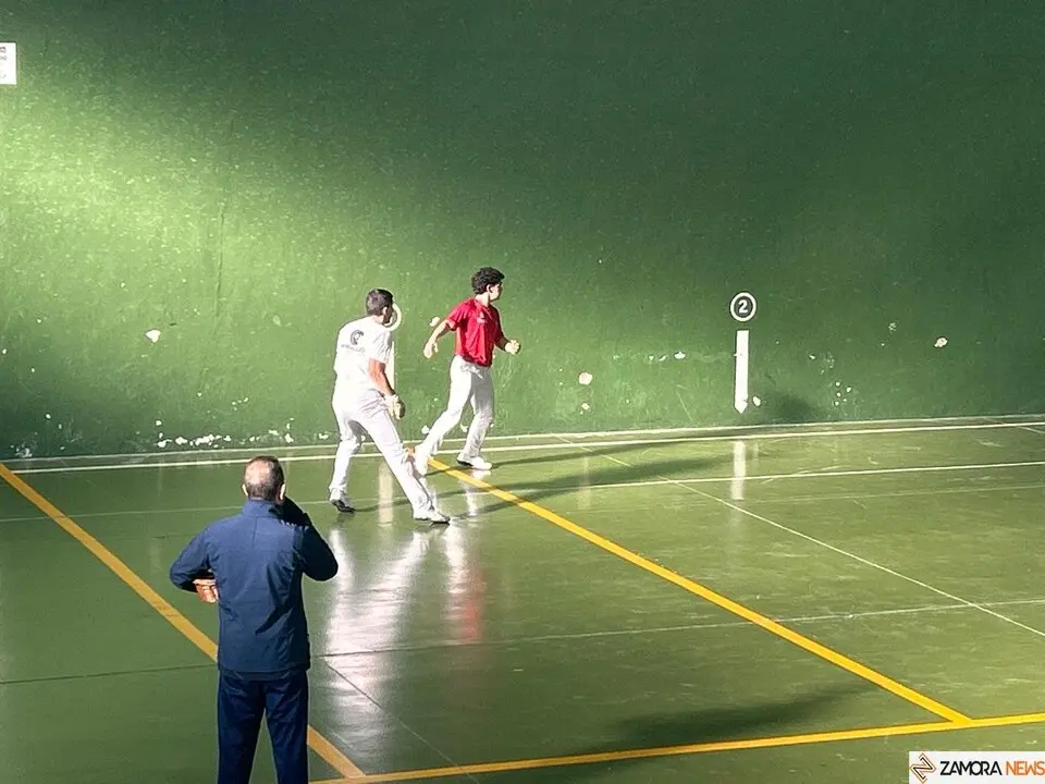 San Atilano y San Cosme, Pelota Mano
