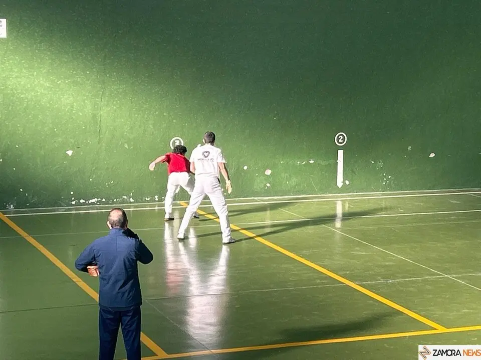 San Atilano y San Cosme, Pelota Mano