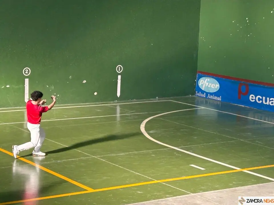 San Atilano y San Cosme, Pelota Mano