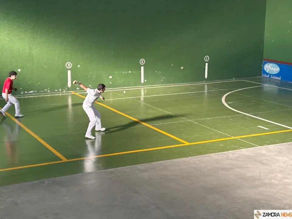 San Atilano y San Cosme, Pelota Mano