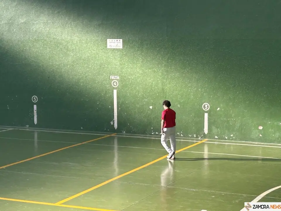 San Atilano y San Cosme, Pelota Mano