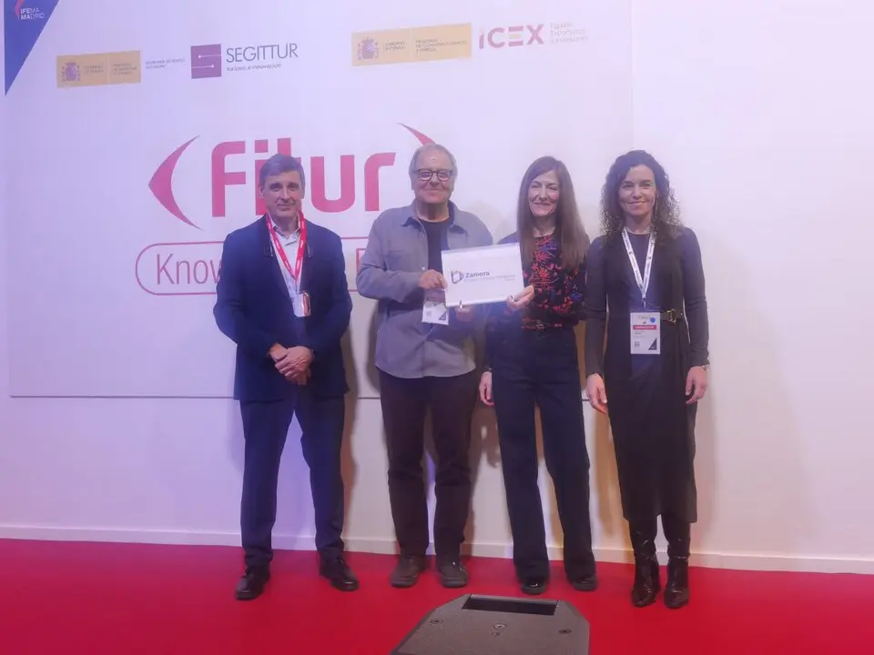 Entrega Diploma DTI a Zamora (3)