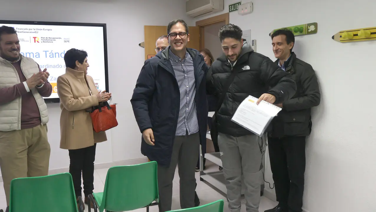 Entrega diplomas programa Tándem (3)