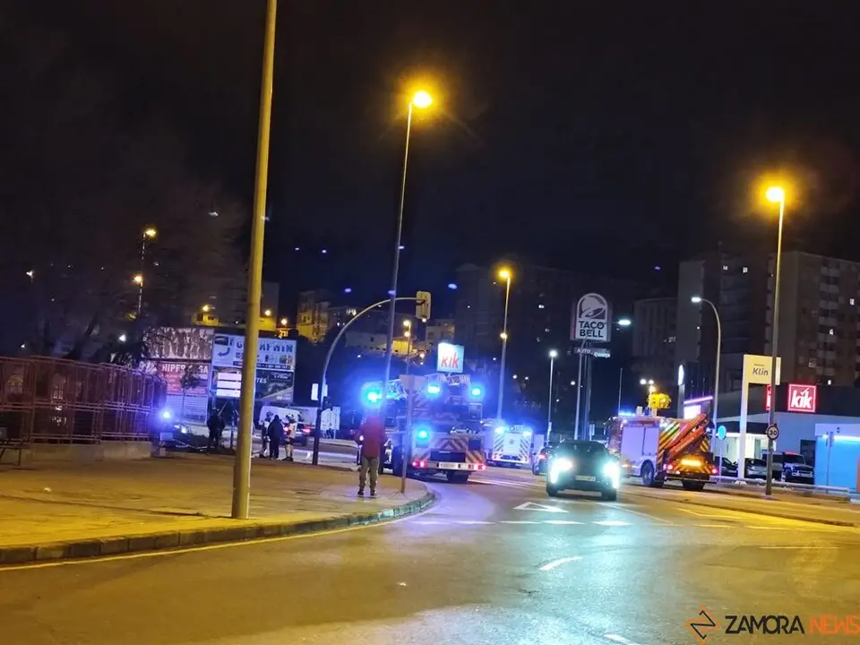 Bomberos arbol caido