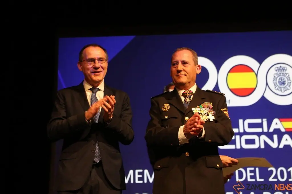 Policía Nacional celebra el 201⁰ aniversario_2