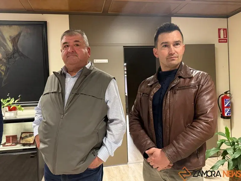 Jesús Hernández, alcalde de Ferreras de Abajo y Adrián Quirogas alcalde de Otero de Bodas 
