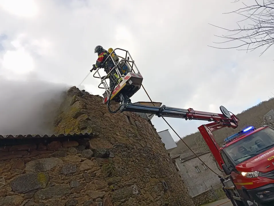 incendio en una casa de Galende