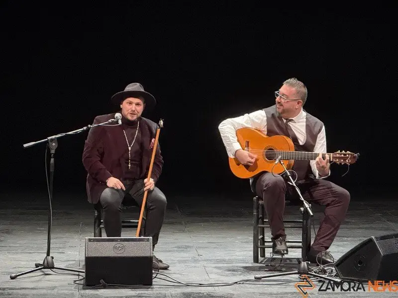 Perrete en el teatro Principal del Zamora _3