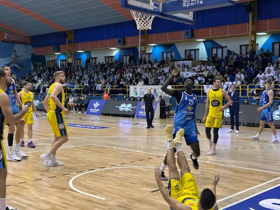 CB Zamora vs Ourense