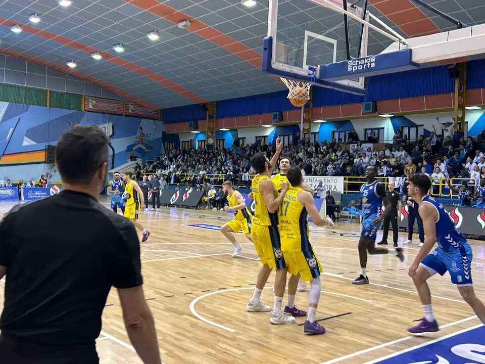 CB Zamora vs Ourense