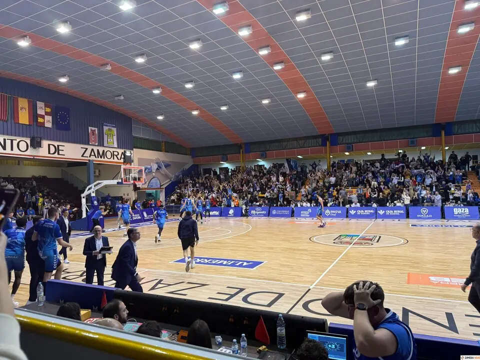 Afición del CB Zamora