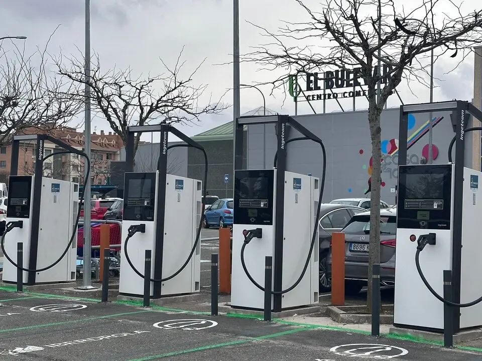 2025-02-12.- Puntos de recarga El Bulevar - Iberdrola