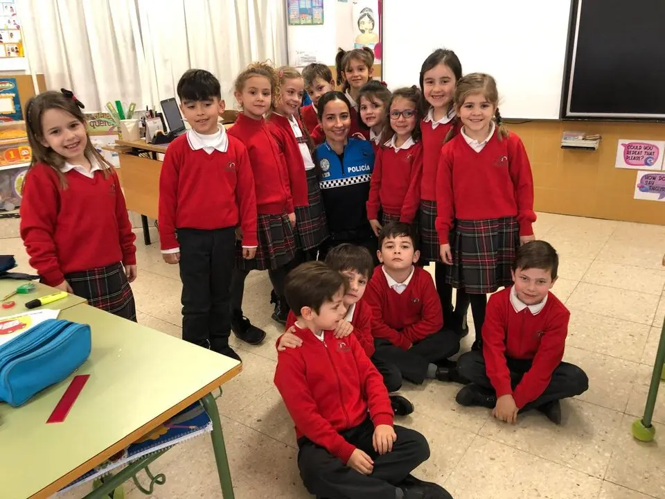 colegio corazón de María recibe la visita de la Policía