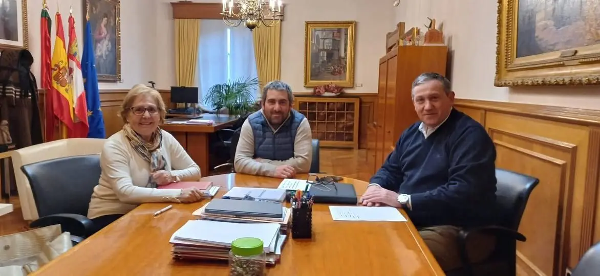  Javier Faúndez, ha recibido al alcalde de El Pego, Eduardo Aparicio Valle