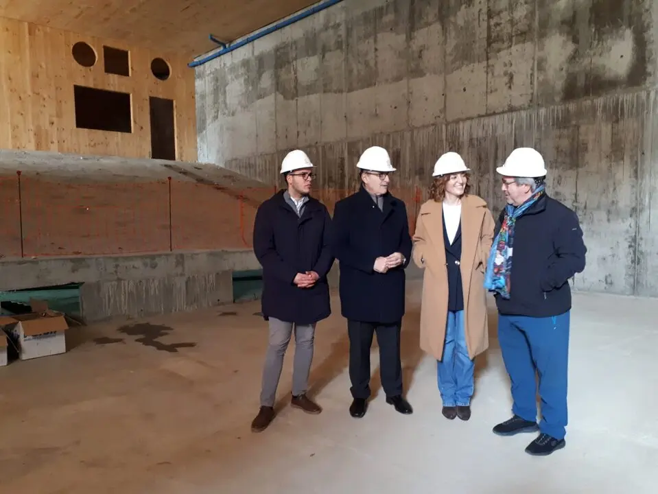 María Pardo, , Francisco Guarido,  Fernando Prada,  Pablo Novo, visitan el Centro cívivo