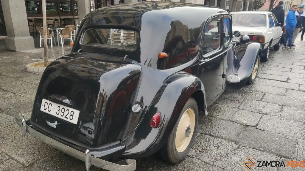 Asociación Seña Bermeja. Coches Clásicos_24