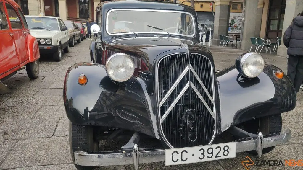 Asociación Seña Bermeja. Coches Clásicos_25