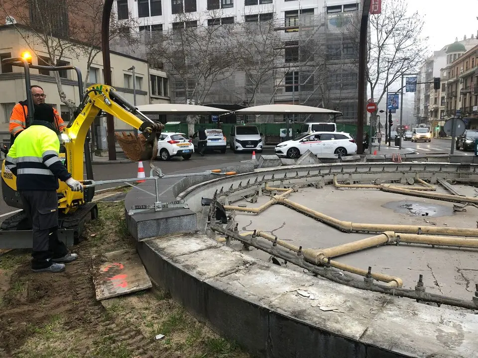 obras fuente plaza alemania