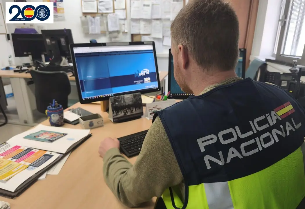 Fotografía de agente especializado de la UFAM