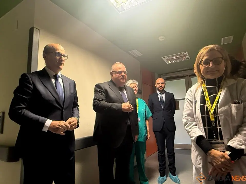 Visita consejero de Sanidad, Alejandro Vázquez Ramos al Virgen de la concha_4