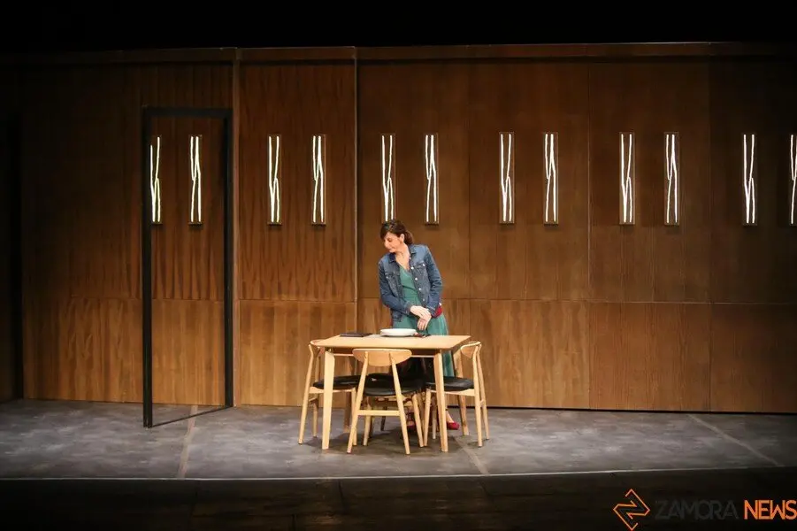 La obra Los amigos de ellos dos, protagonizada por Malena Alterio y David Lorente_3