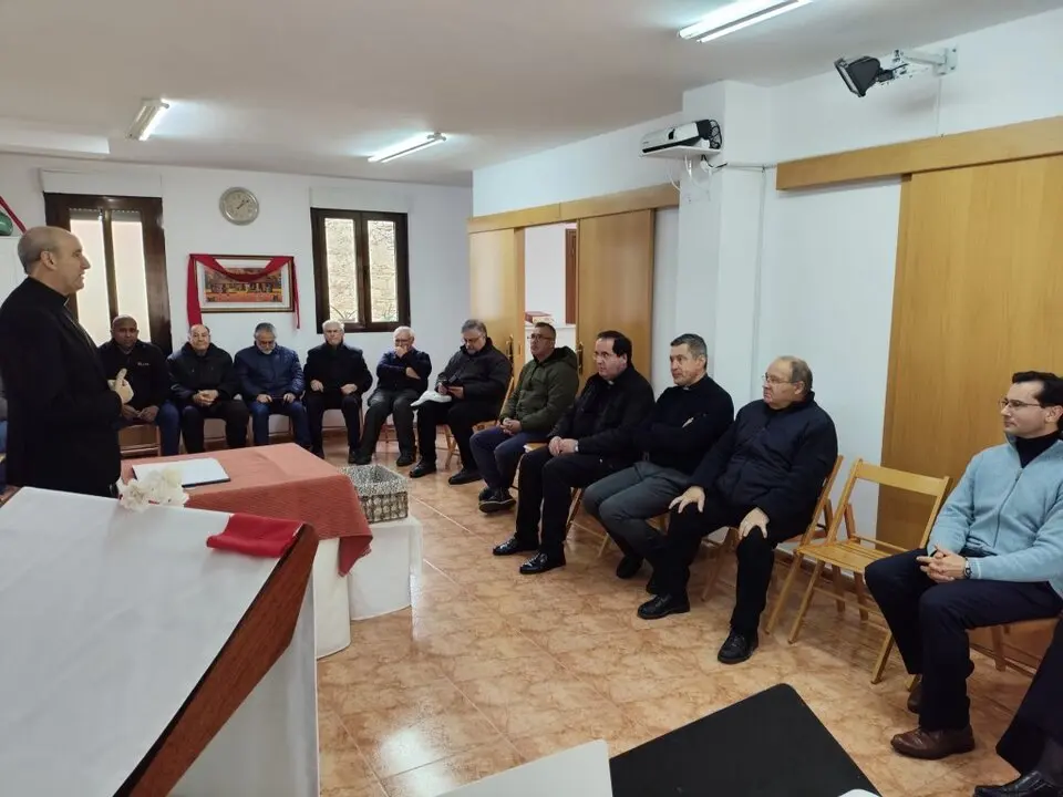 el Obispo de Astorga, acompañado por los vicarios del arciprestazgo de Zamora, participó en un retiro espiritual en Villardeciervos