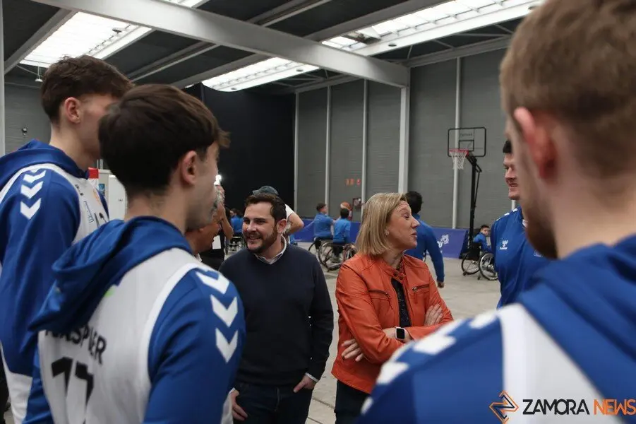 Los jugadores del CB Zamora se suman al baloncesto adaptado en FITECU_4