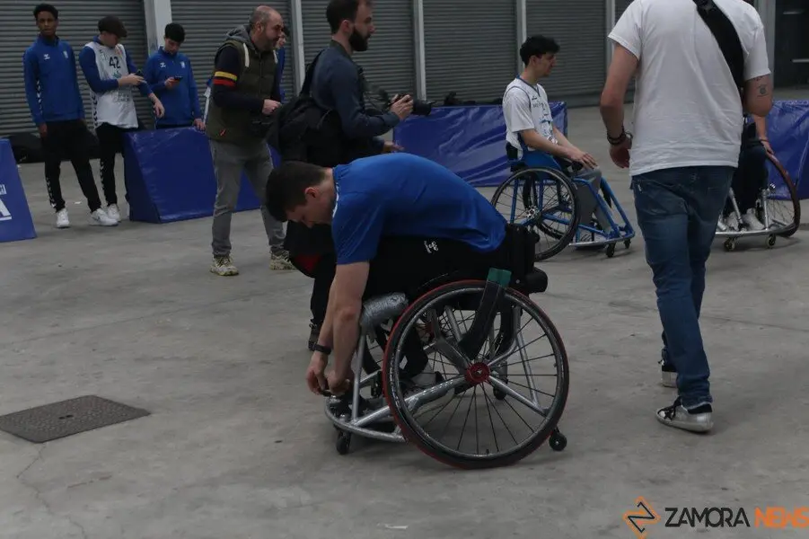 Los jugadores del CB Zamora se suman al baloncesto adaptado en FITECU_9