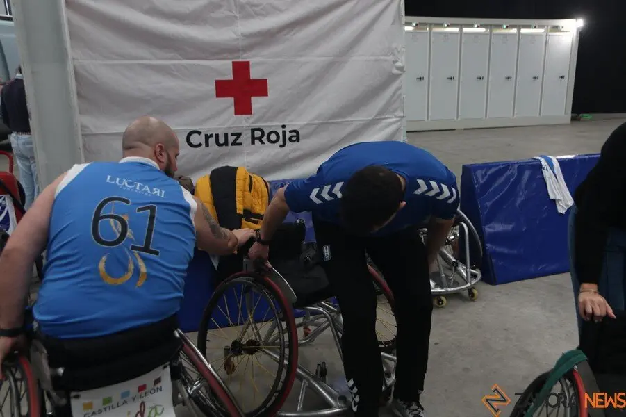 Los jugadores del CB Zamora se suman al baloncesto adaptado en FITECU_11